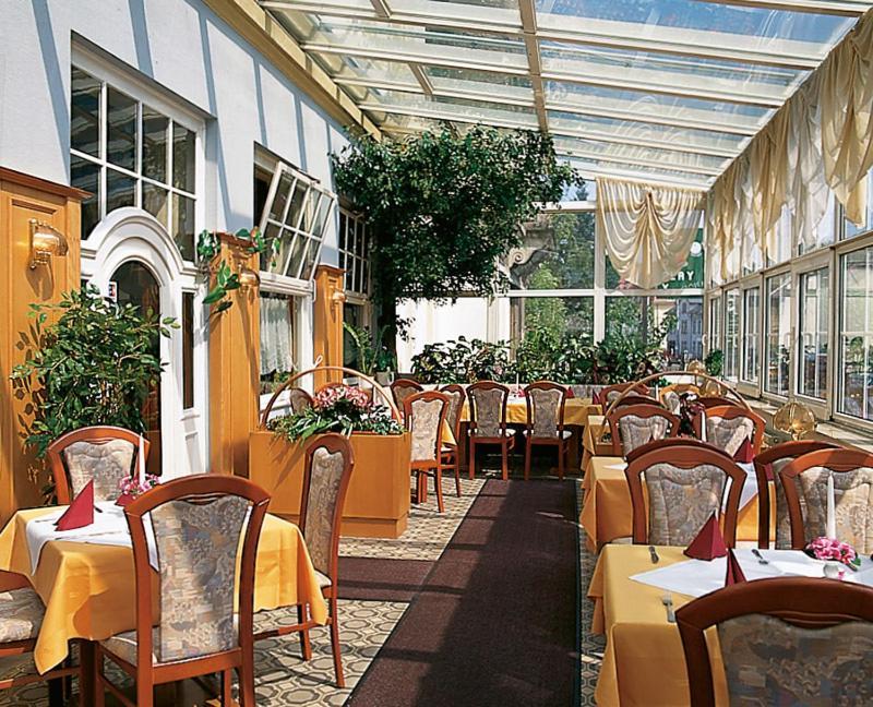 Hotel - Restaurant Kurhaus Klotzsche Dresden Eksteriør billede